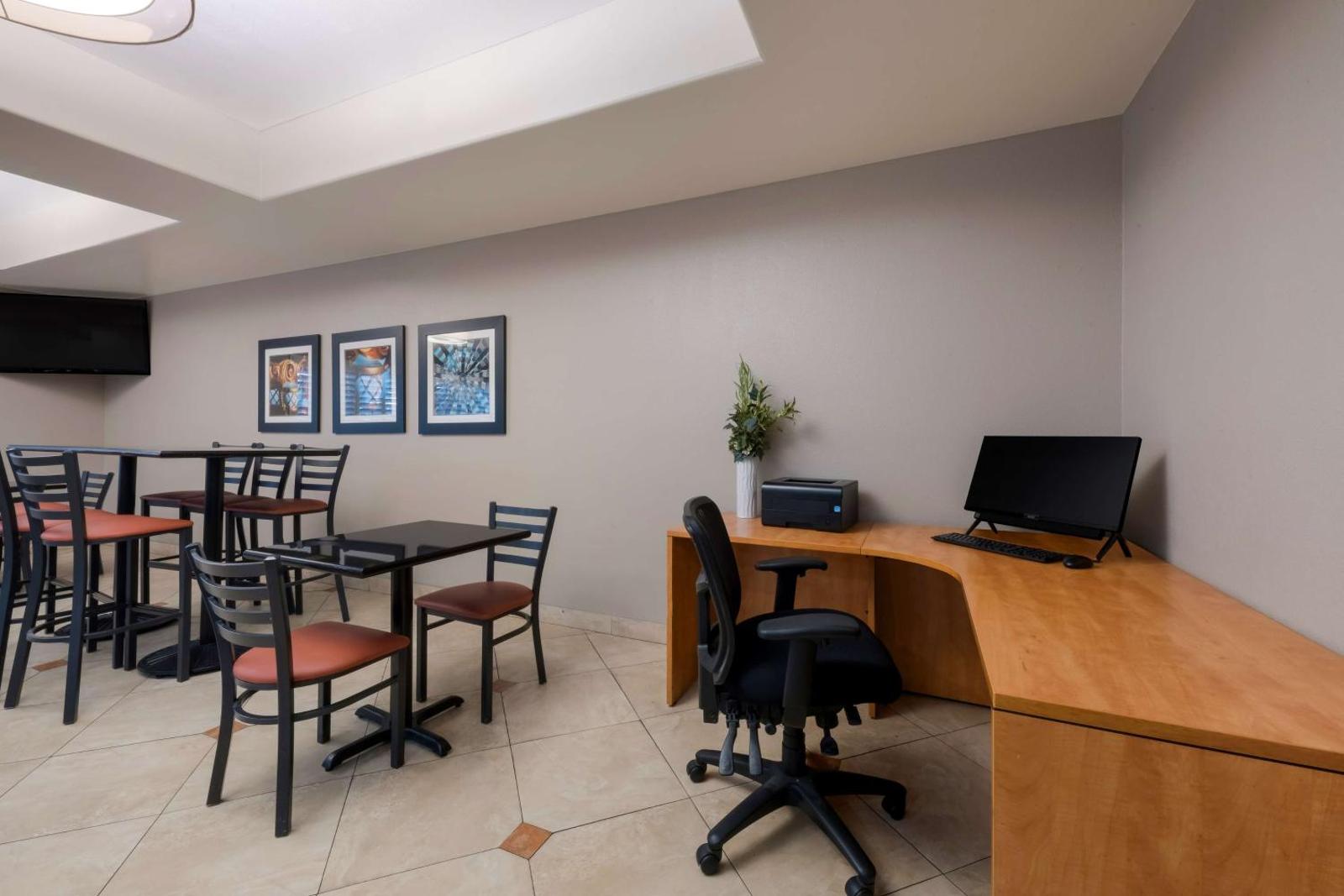 Best Western Lanai Garden Inn & Suites Main image 1